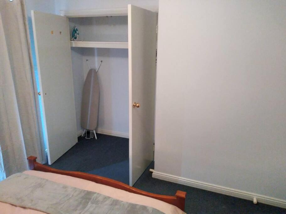 Cosy 2 Bedroom Unit In A Secure Gated Complex Kalgoorlie Eksteriør billede